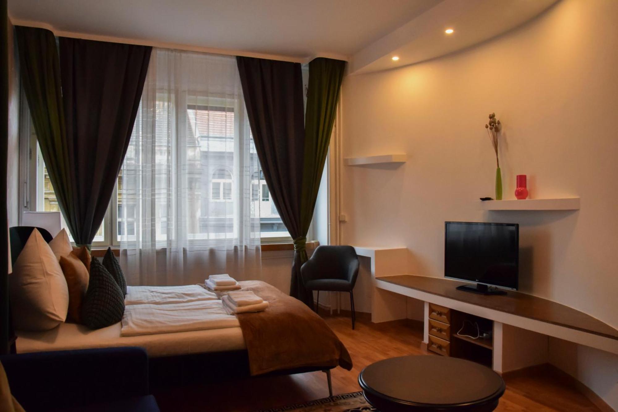 Main Prague Square Apartments Sauna And Fireplace Buitenkant foto
