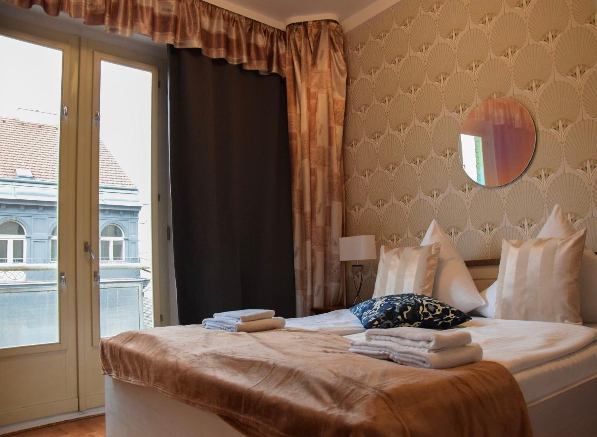 Main Prague Square Apartments Sauna And Fireplace Buitenkant foto
